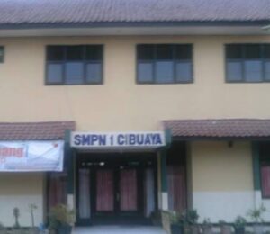 Gedung SMPN 1 Cibuaya. (AryaMandalika.ID)